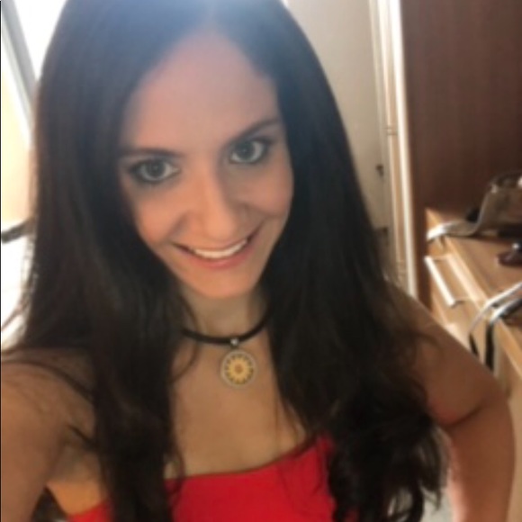 Meet your posher...Lindsaylaughs - Picture 1 of 3